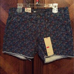 Women’s Levi Shorts